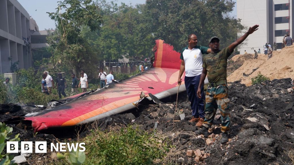 صوت قمرة القيادة يعمق لغز الرحلة 171