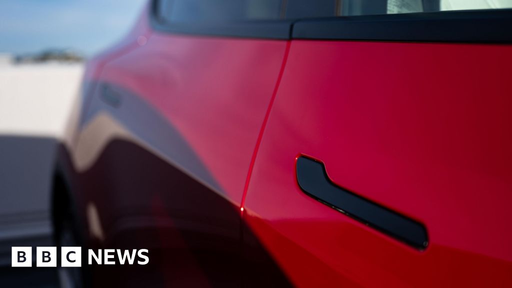 Китай забранява скритите дръжки на вратите на автомобилите от съображения за безопасност