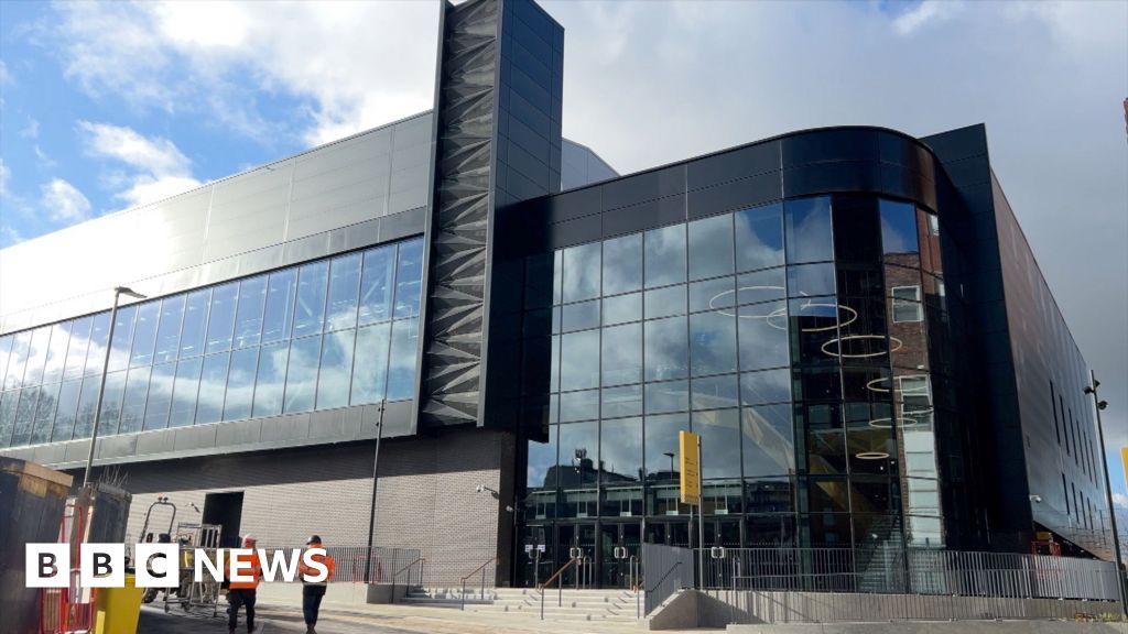 New city entertainment venue handed to operators