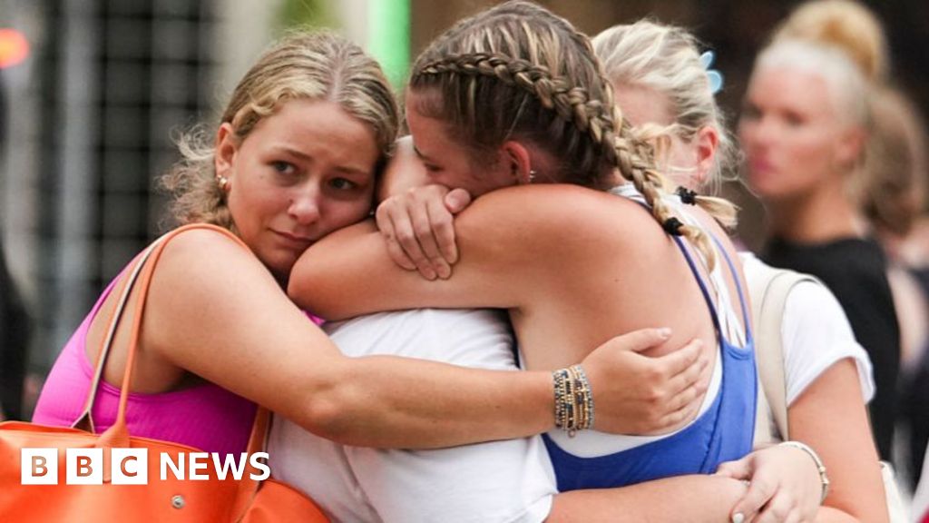 What early warnings did flood-hit Texas receive?