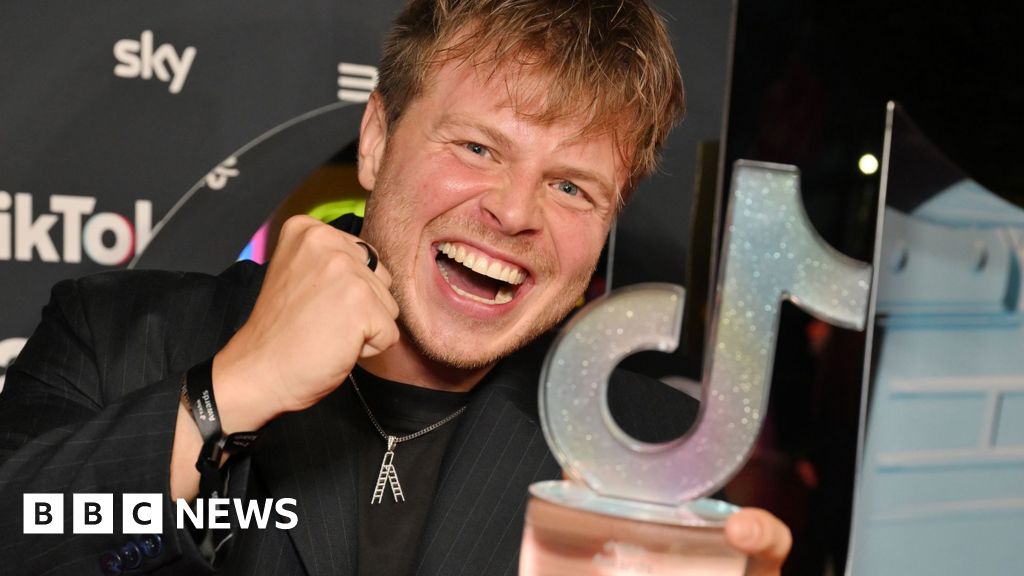 <div>TikTok award winner Max: 'It takes me hours to make the content you scroll on the toilet'</div>