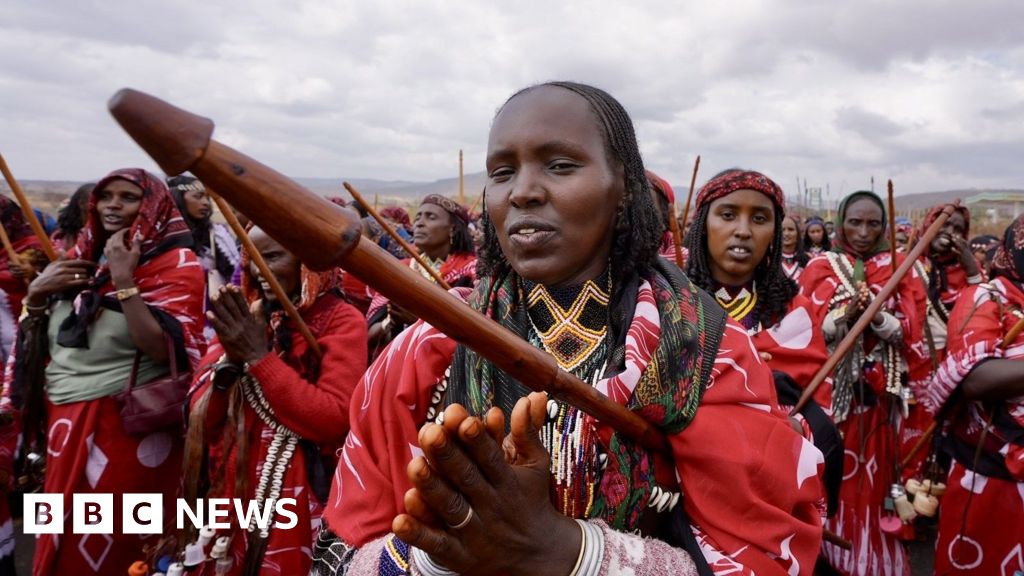 Thousands celebrate a chief who will only rule for eight years