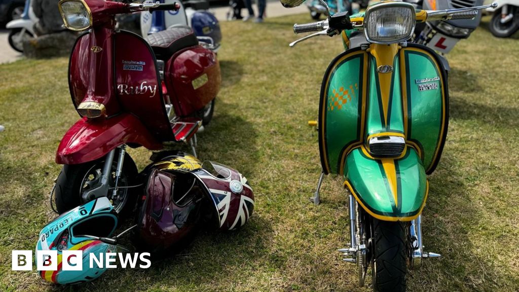 Isle of Wight: Thousands ride to ‘world’s biggest’ scooter rally