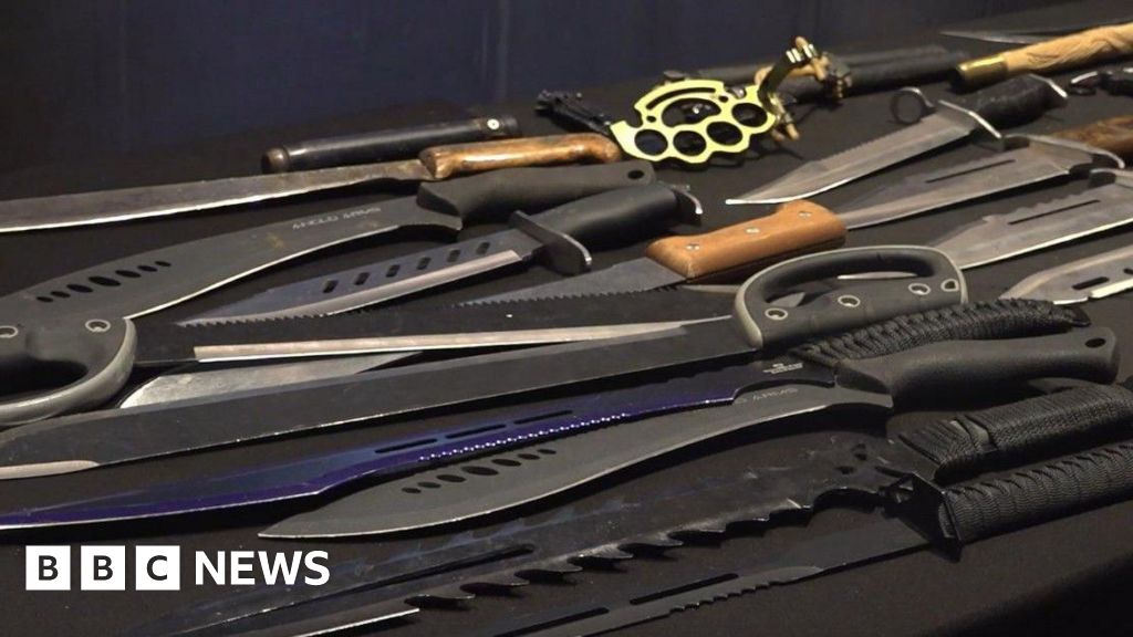 Children selling knives like clothes online, policing minister says