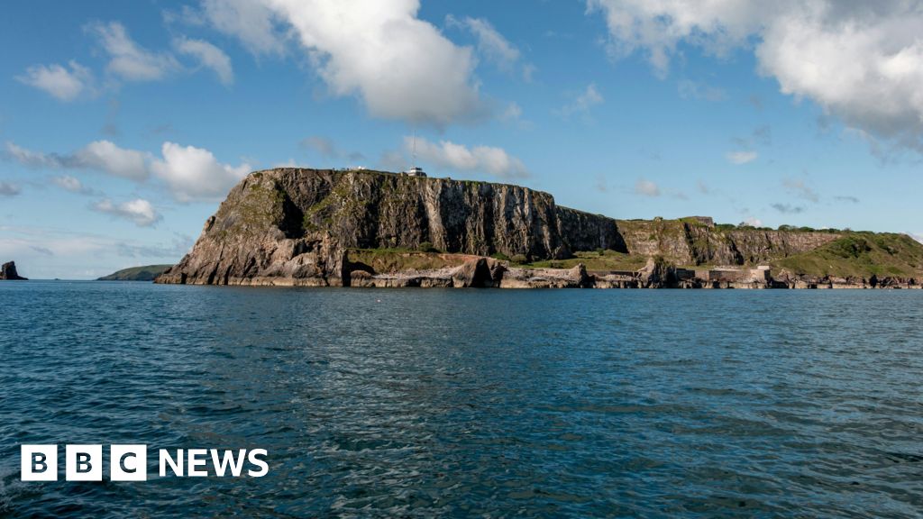 Berry Head Quarry closed after anti-social behaviour - BBC News