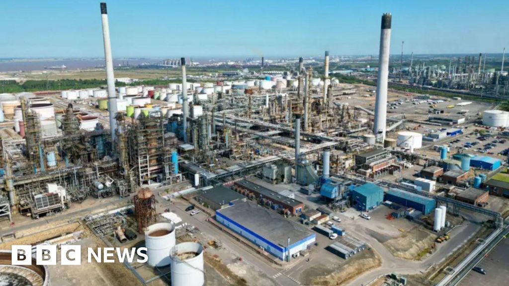 Lindsey Oil Refinery Workers Rally Outside Parliament to Prevent Closure