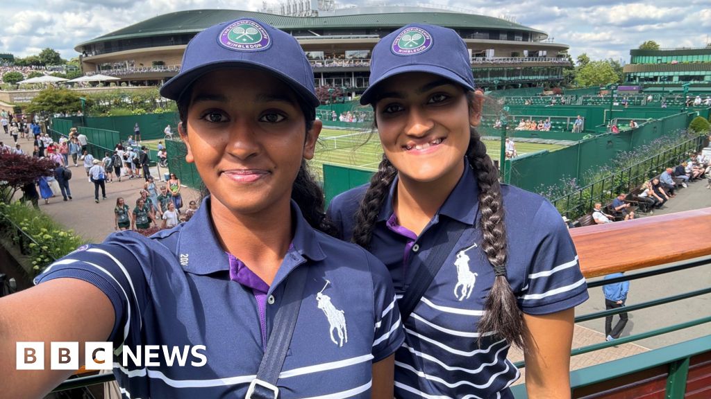 Wimbledon: Ball girls on what it’s like playing the pros on court – BBC News