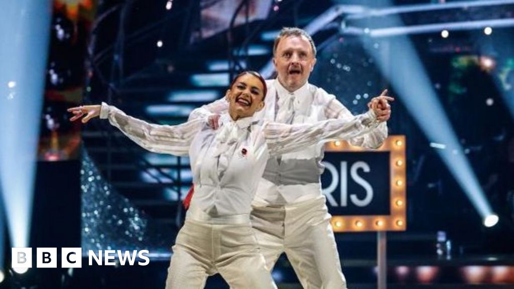 Strictly’s Chris McCausland praised for ‘poignant’ dance imitating blindness