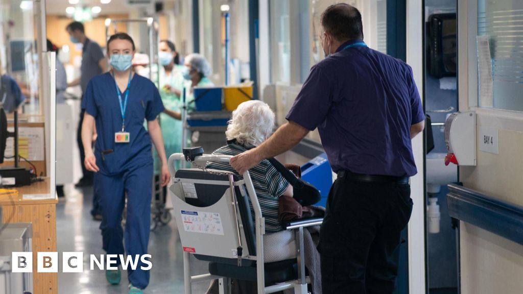 ‘Patients are collapsing in the waiting room’: A&E nurses speak out