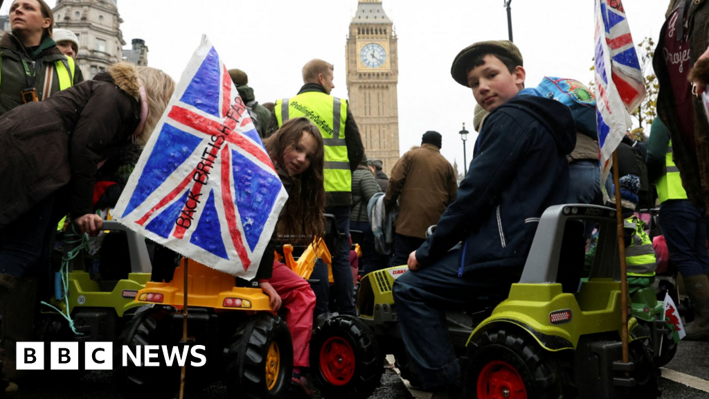 Farmers protest against inheritance tax changes