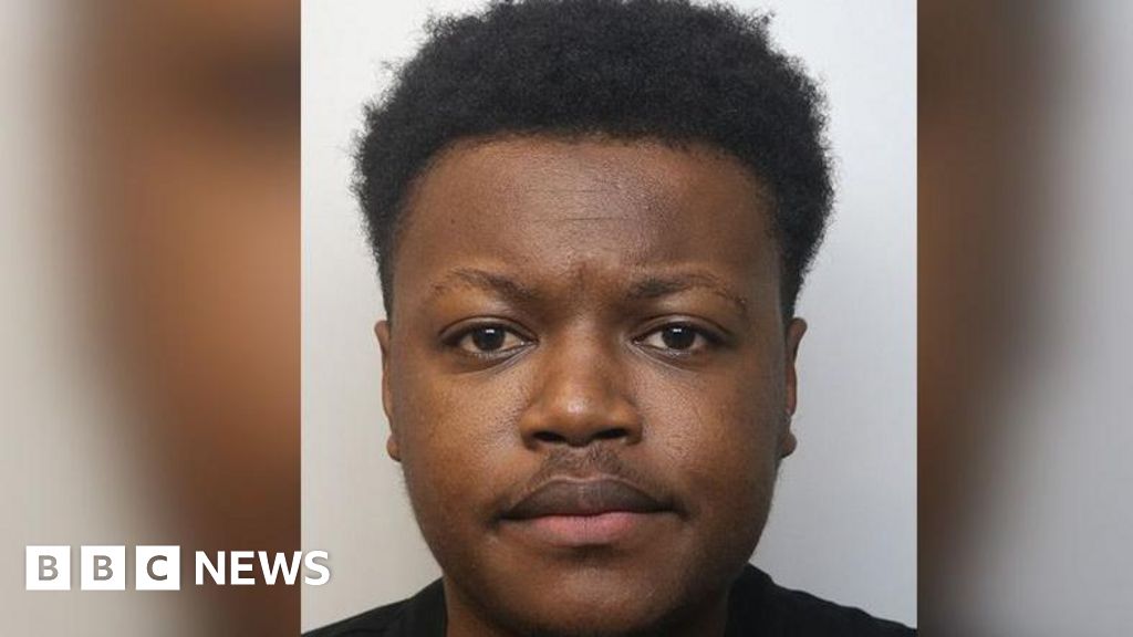 Drug dealer who used 'mass marketing' phone tactics jailed - BBC News