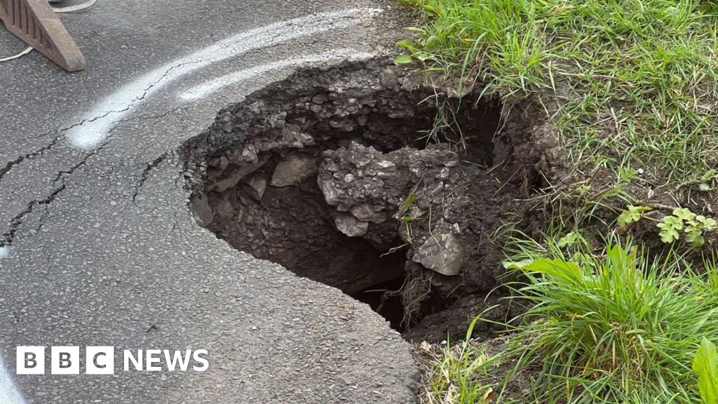 Sinkhole near Cheddar prompts road closure