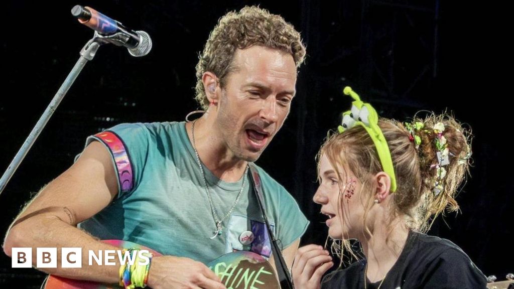 Coldplay help teen's scoliosis campaign dream come true