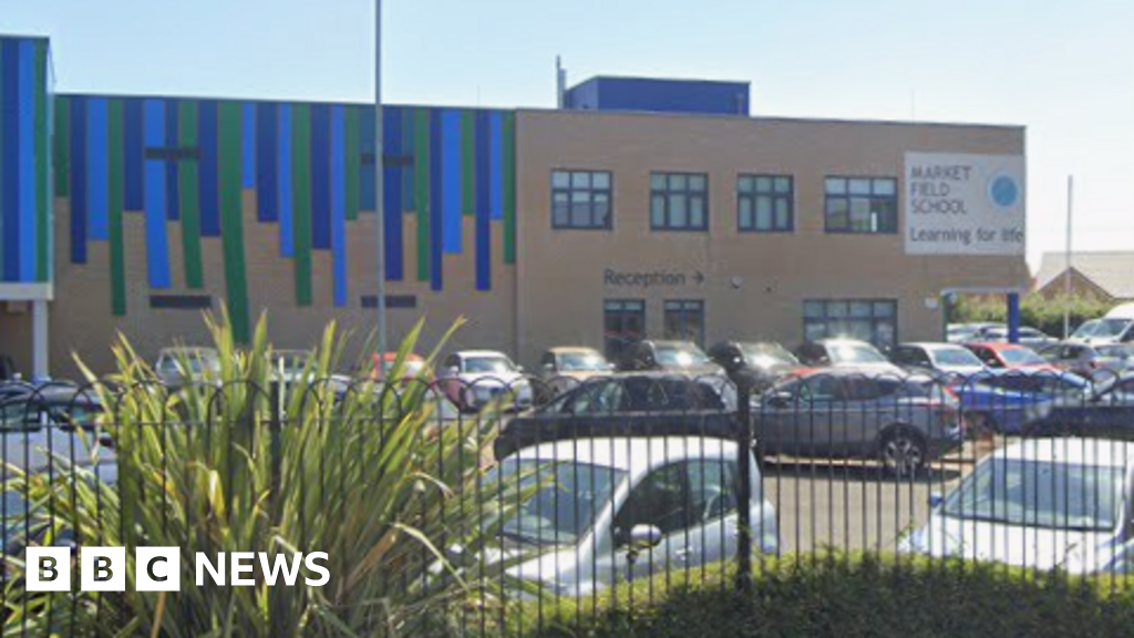 bbc.co.uk - Market Field School locked down due to 'erratic' man outside - BBC News