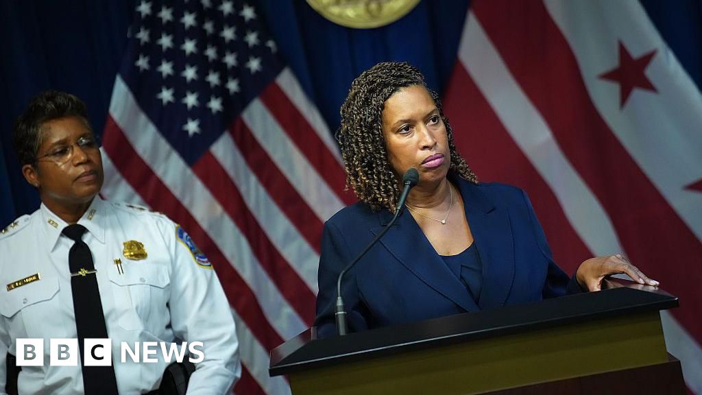 Washington DC sues federal government over police takeover