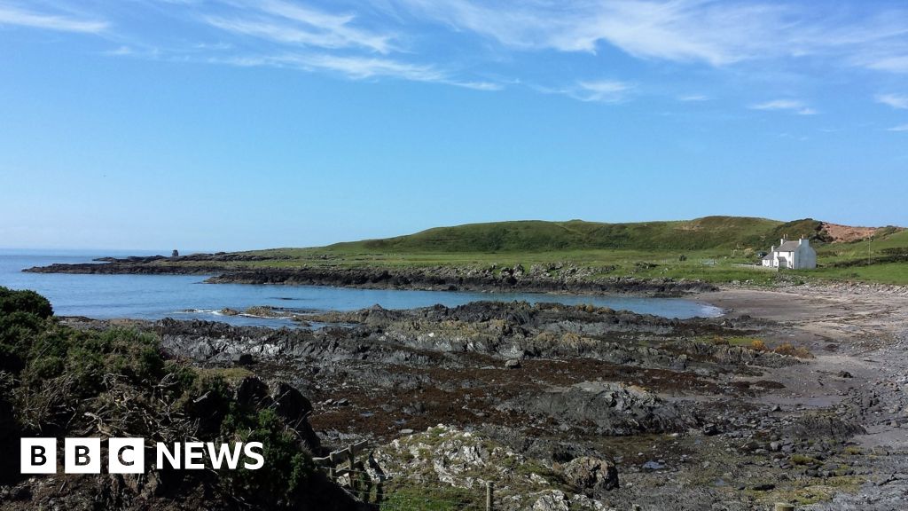 Rhins of Galloway coastal pathway funding secured - BBC News