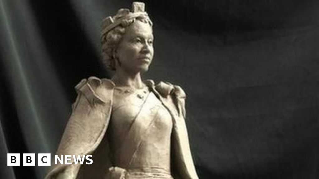 Queen Elizabeth II: Council concerned over upkeep of Queen statue