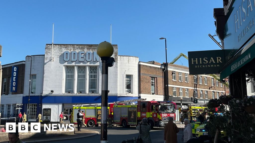 Bromley Council 'was warned' of building fire risk