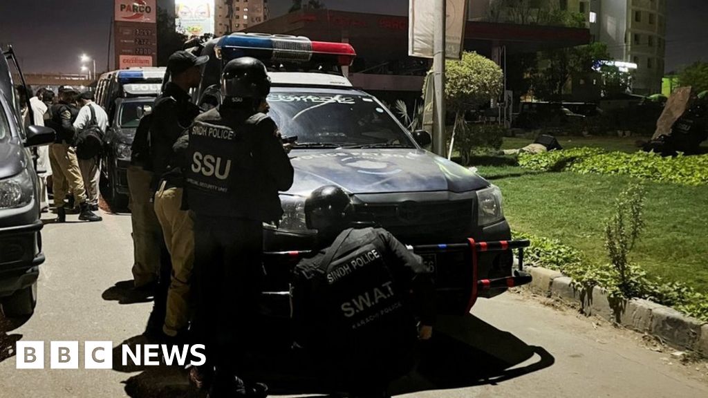 Pakistani Taliban attack Karachi police station