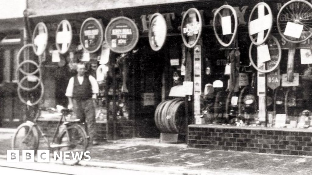 Elmy Cycles Ipswich bike shop marks 100th anniversary BBC News