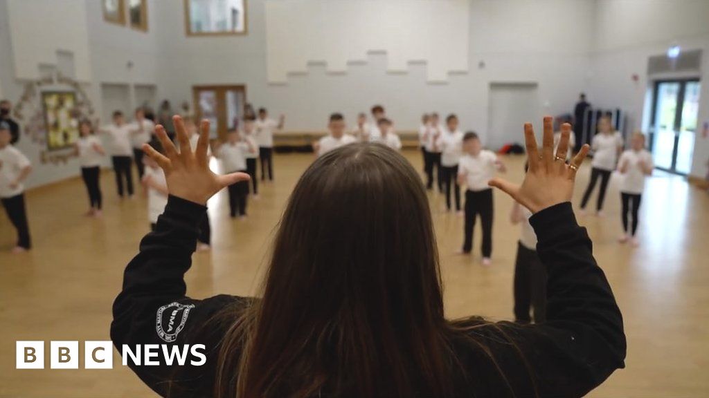 Education: Longer school day trial begins in Wales