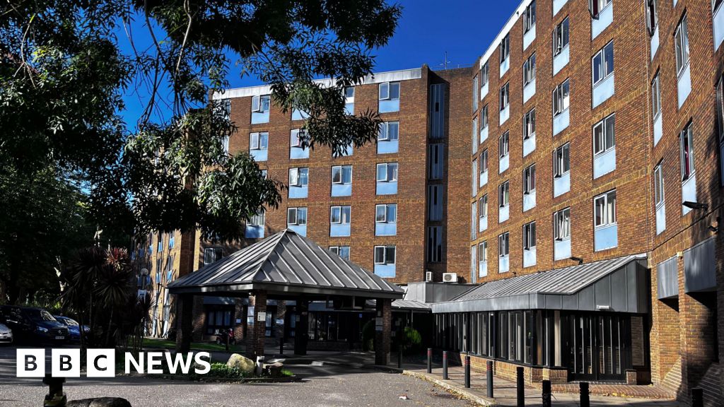 Faulty lifts 'force residents to sleep in lobby'