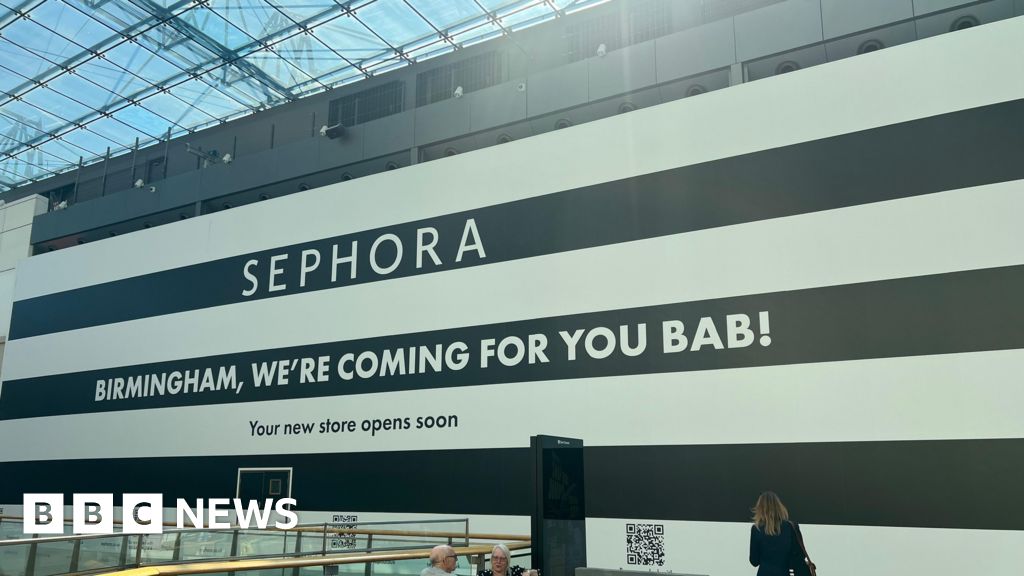 Sephora: How a make-up shop became a tourist attraction