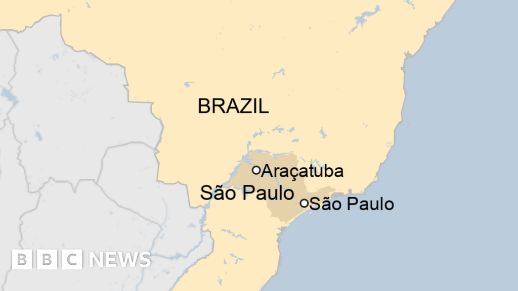 Brazil bank robbers tie hostages to getaway cars
