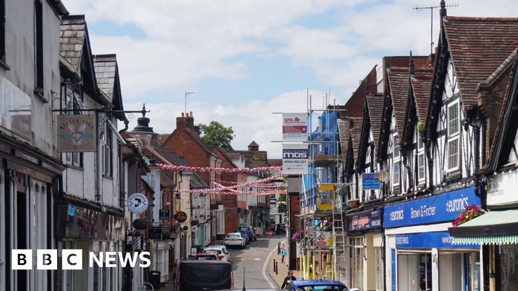 bbc.co.uk - Oprah Flash - Film celebrates how salt made Droitwich Spa high street 'wonky