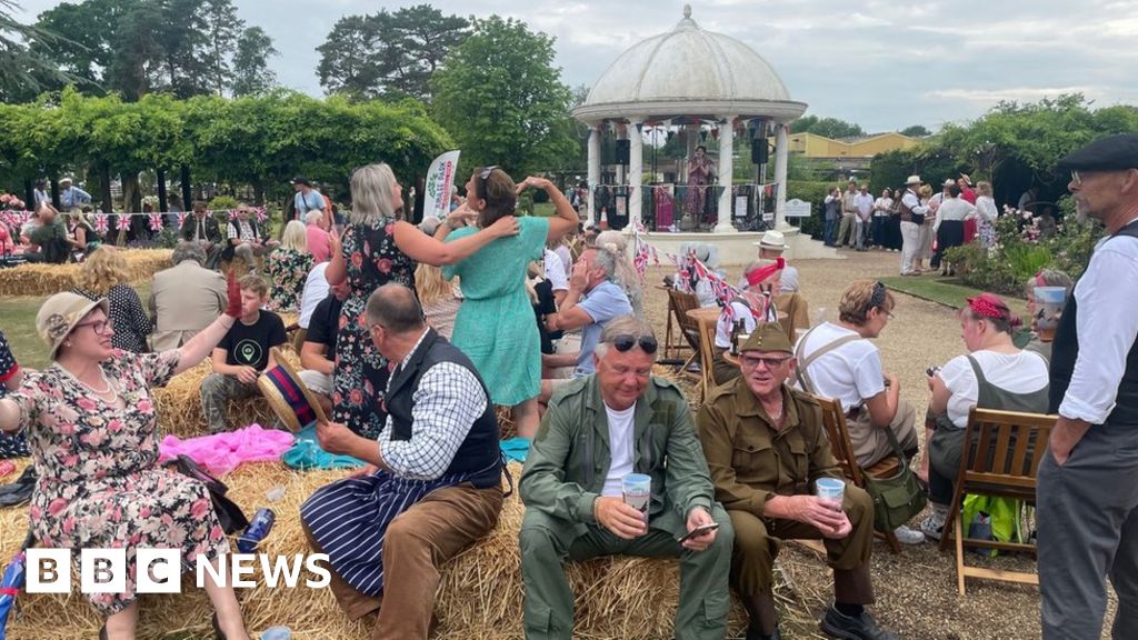 Woodhall Spa 1940s Festival Event defies challenging weather BBC News