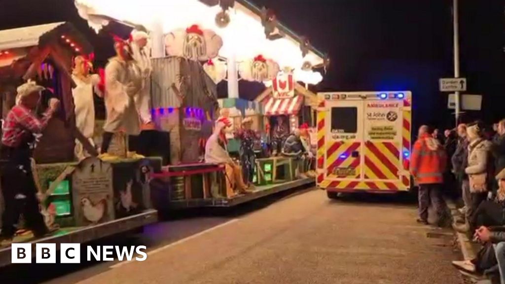 bbc.co.uk - Bea Swallow - Shepton Mallet Carnival performer taken to hospital after falling from cart - BBC News