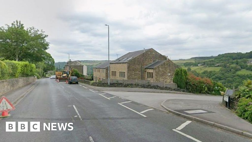 bbc.co.uk - Driver dies after suspected medical episode - BBC News