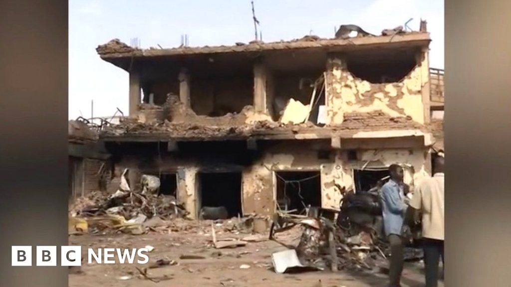 Sudan: A drive through Khartoum streets wrecked by fighting