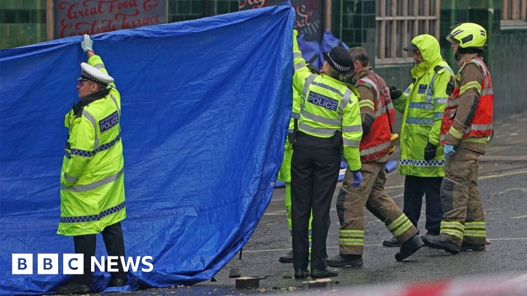 Notting Hill crash Three dead after car hits block of flats and