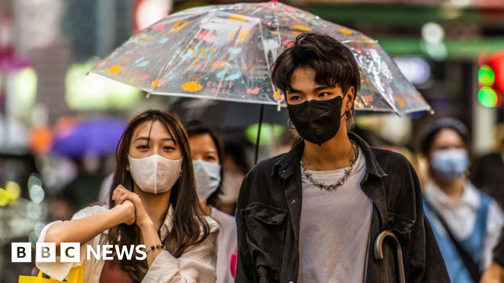 Hong Kong shares hit lowest level since 2009