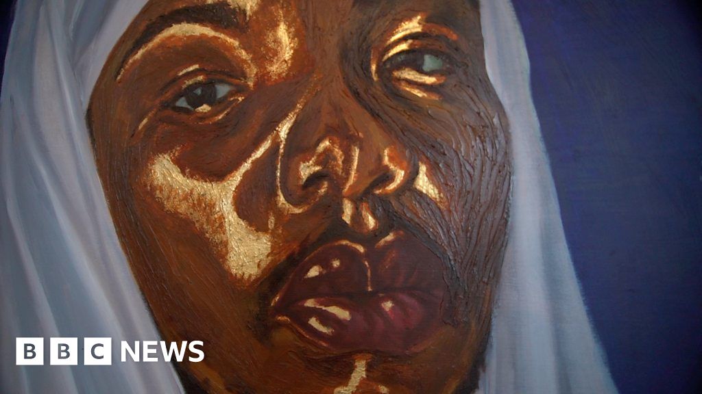 British Nigerian artist Dylema paints African women using gold