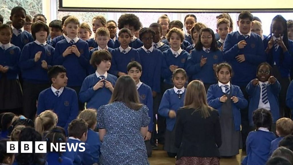 Birmingham pupils sing as UB40 attend special assembly – NewsEverything England