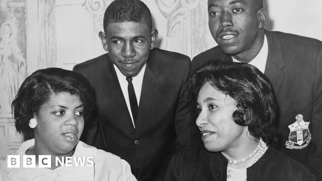 Linda Brown, centre of Brown v Board civil rights case, dies - BBC News