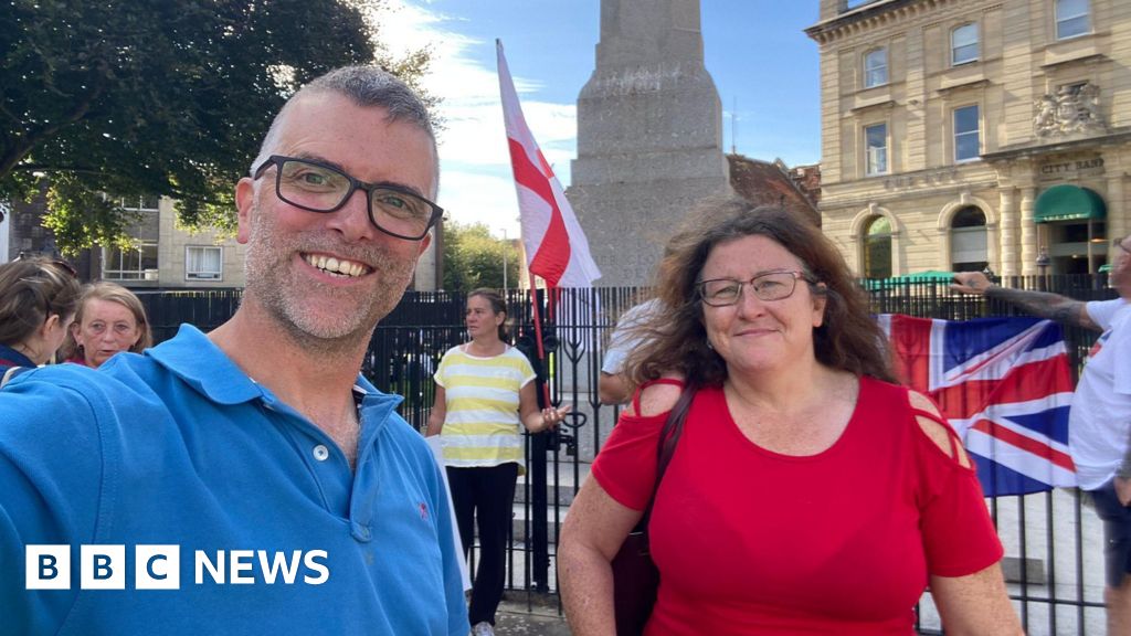 Ex-Reform councillors join Advance UK party