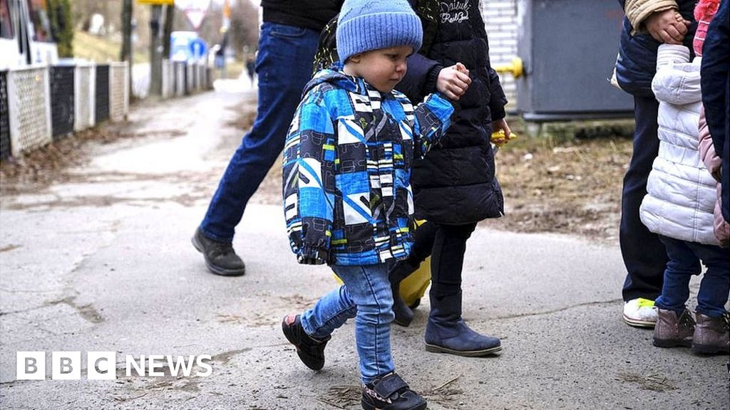 Ukraine: Thousands of vulnerable children unaccounted for - BBC