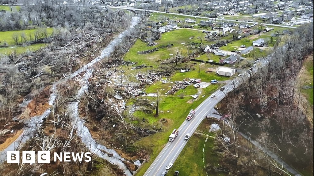 Une tornade dans le Missouri tue au moins cinq personnes alors que les efforts de recherche se poursuivent