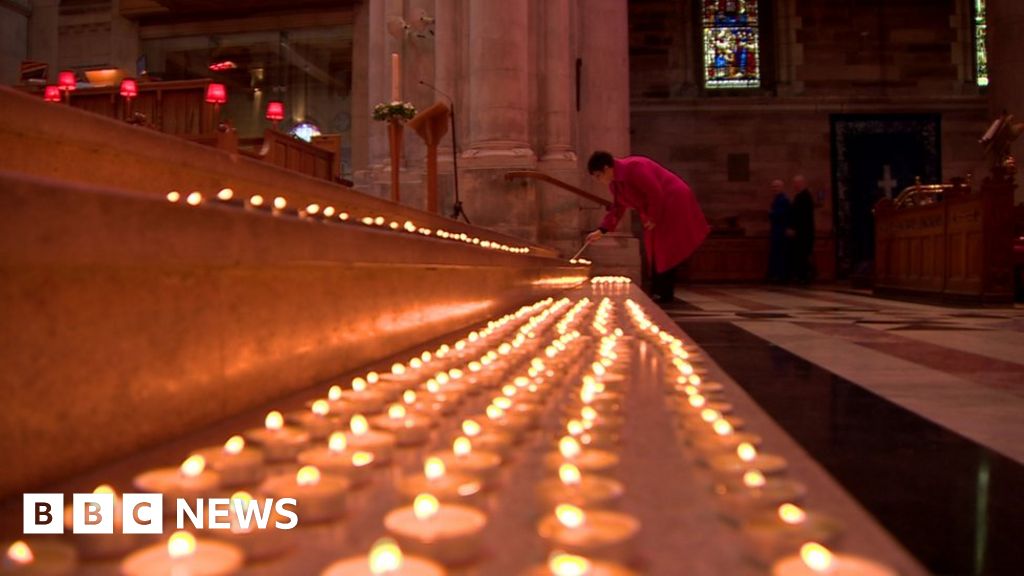 Belfast Blitz anniversary marked at commemoration service BBC News