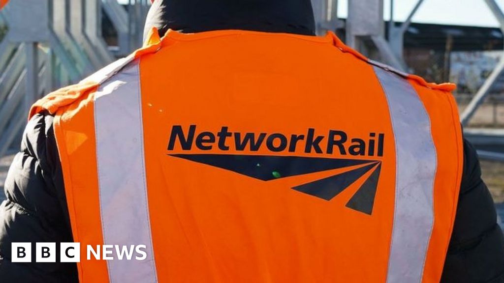 Disruption as landslip closes Ilkley-Shipley line - BBC News