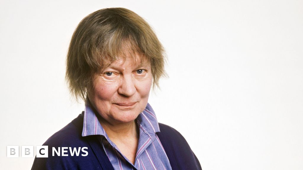 Iris Murdoch's lost poems to be read at festival