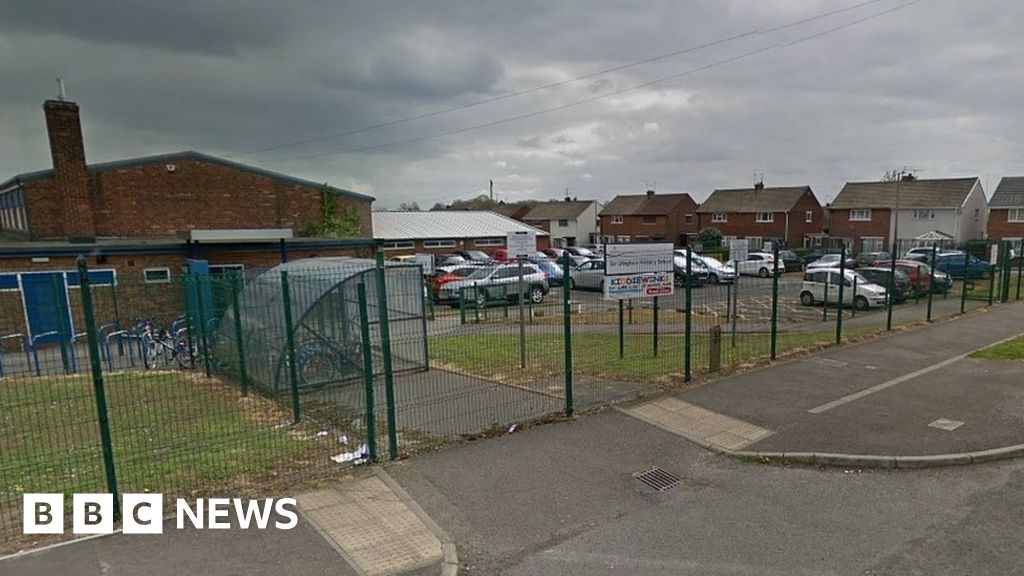 Doncaster Sandringham Primary locked down during fight BBC News