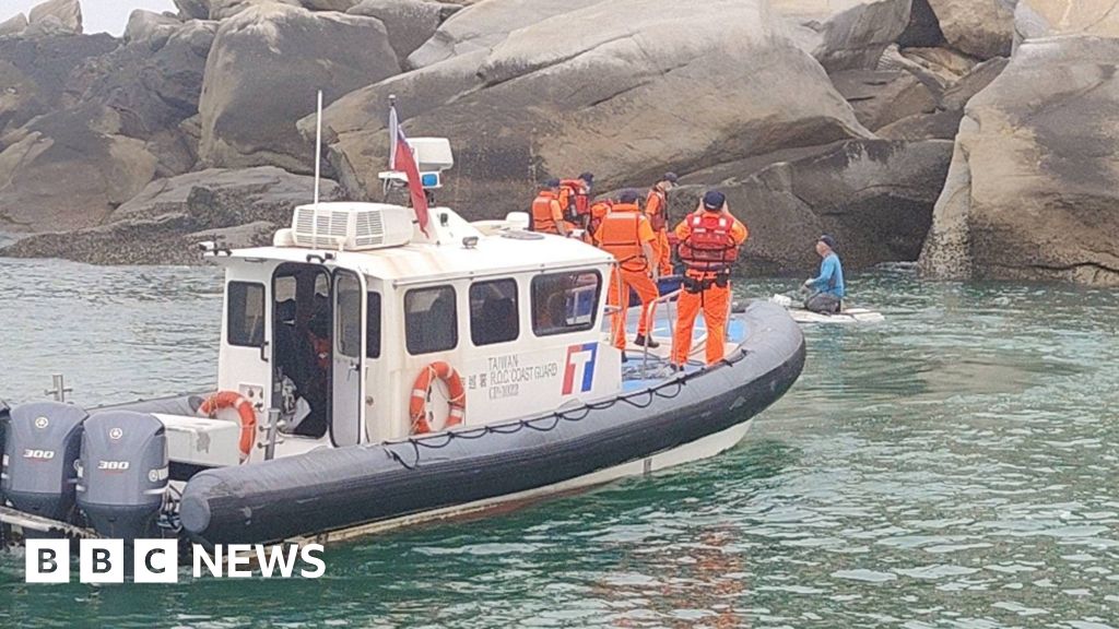 Taiwan arrests men who travelled from China in small boat