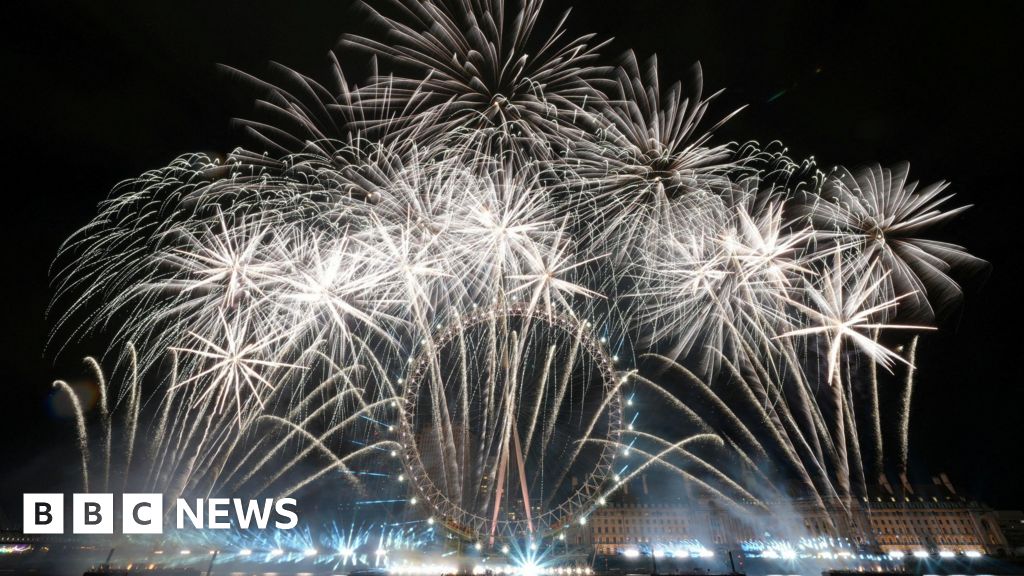 London New Year’s Eve: Fireworks set to go ahead, says mayor