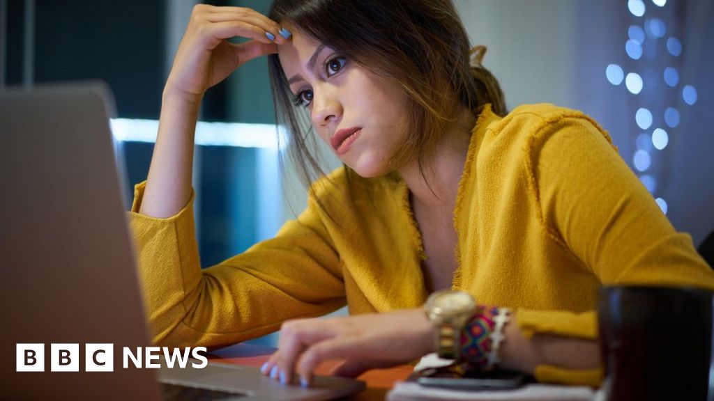 T-levels: Government delays further education changes by a year