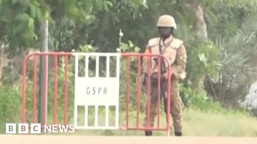 Burkina Faso unrest: Heavy gunfire heard amid mutiny