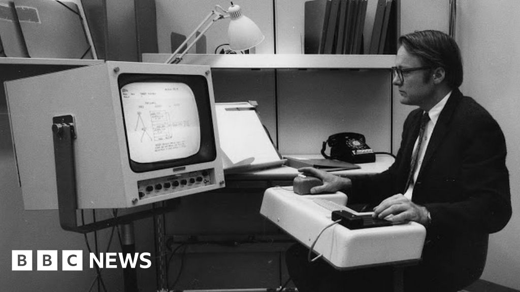 Bill English: Computer mouse co-creator dies at 91